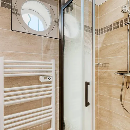 Au Lavandou - Vue - Climatise - A Pieds - Fr-1-816-3 *