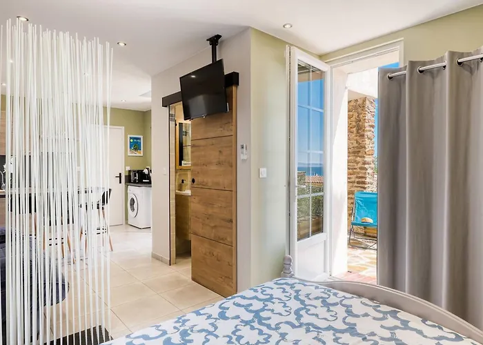 Au Lavandou - Vue - Climatise - A Pieds - Fr-1-816-3 *