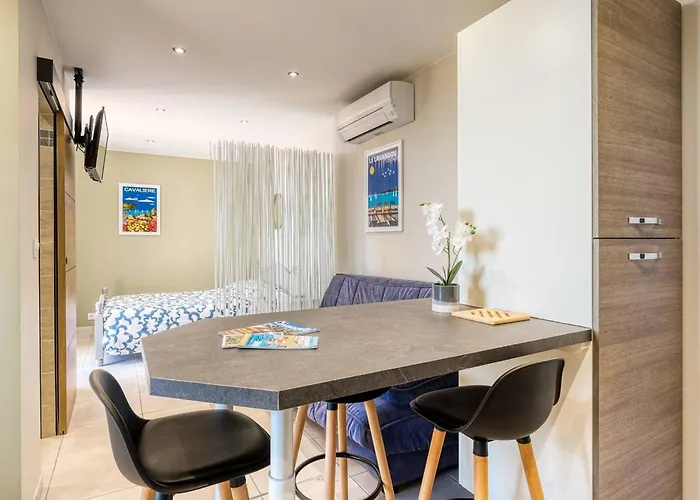 Au Lavandou - Vue - Climatise - A Pieds - Fr-1-816-3 Apartman Le Lavandou