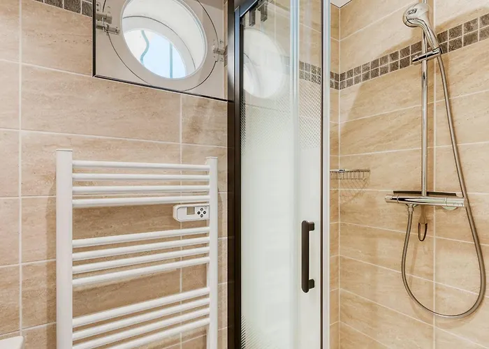 Au Lavandou - Vue - Climatise - A Pieds - Fr-1-816-3 *